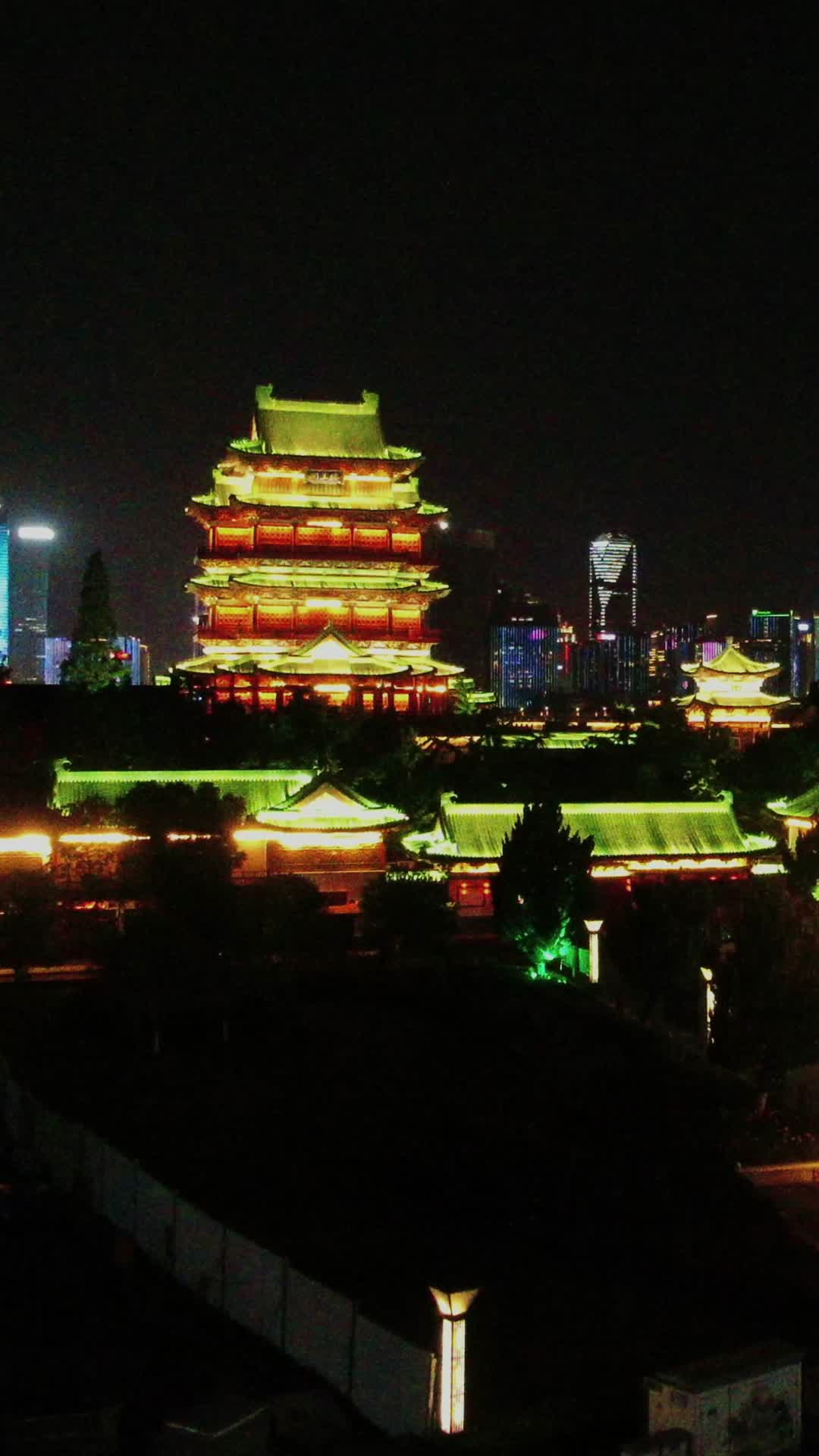 4K航拍江西南昌滕王阁夜景视频的预览图