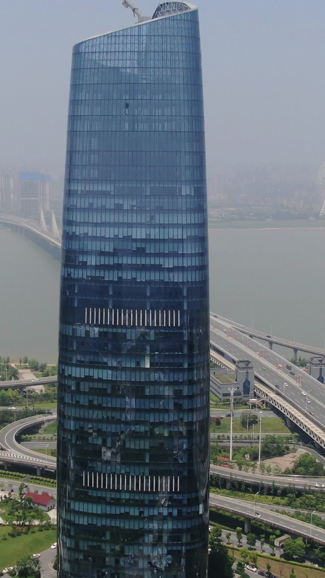 江西南昌新力中心大厦4K航拍视频的预览图