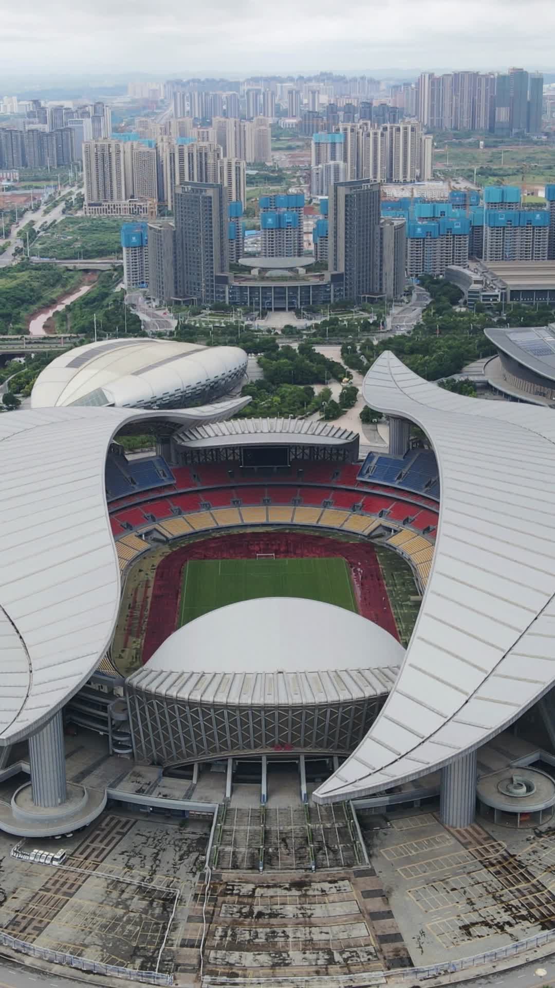 4K航拍广西南宁体育中心视频的预览图