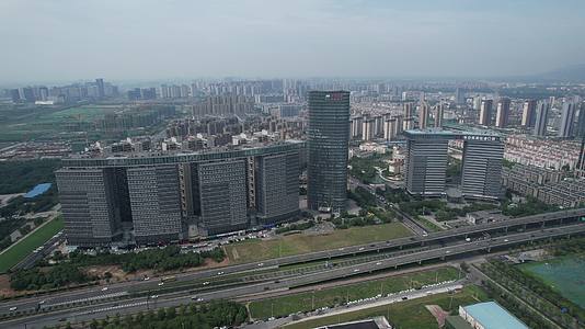 4K航拍南京江北新区地标明发集团视频的预览图