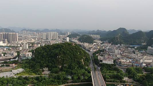 广西柳州驾鹤山航拍视频的预览图