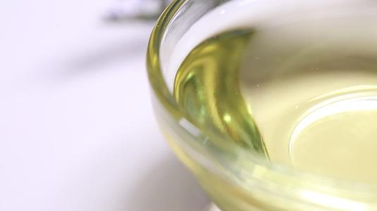 橄榄油清油视频的预览图