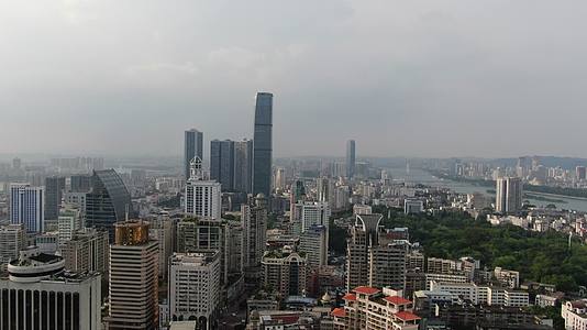 广西柳州城市高楼航拍视频的预览图