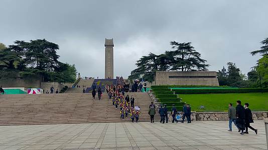 4K实拍南京雨花台烈士纪念碑延时摄影视频的预览图