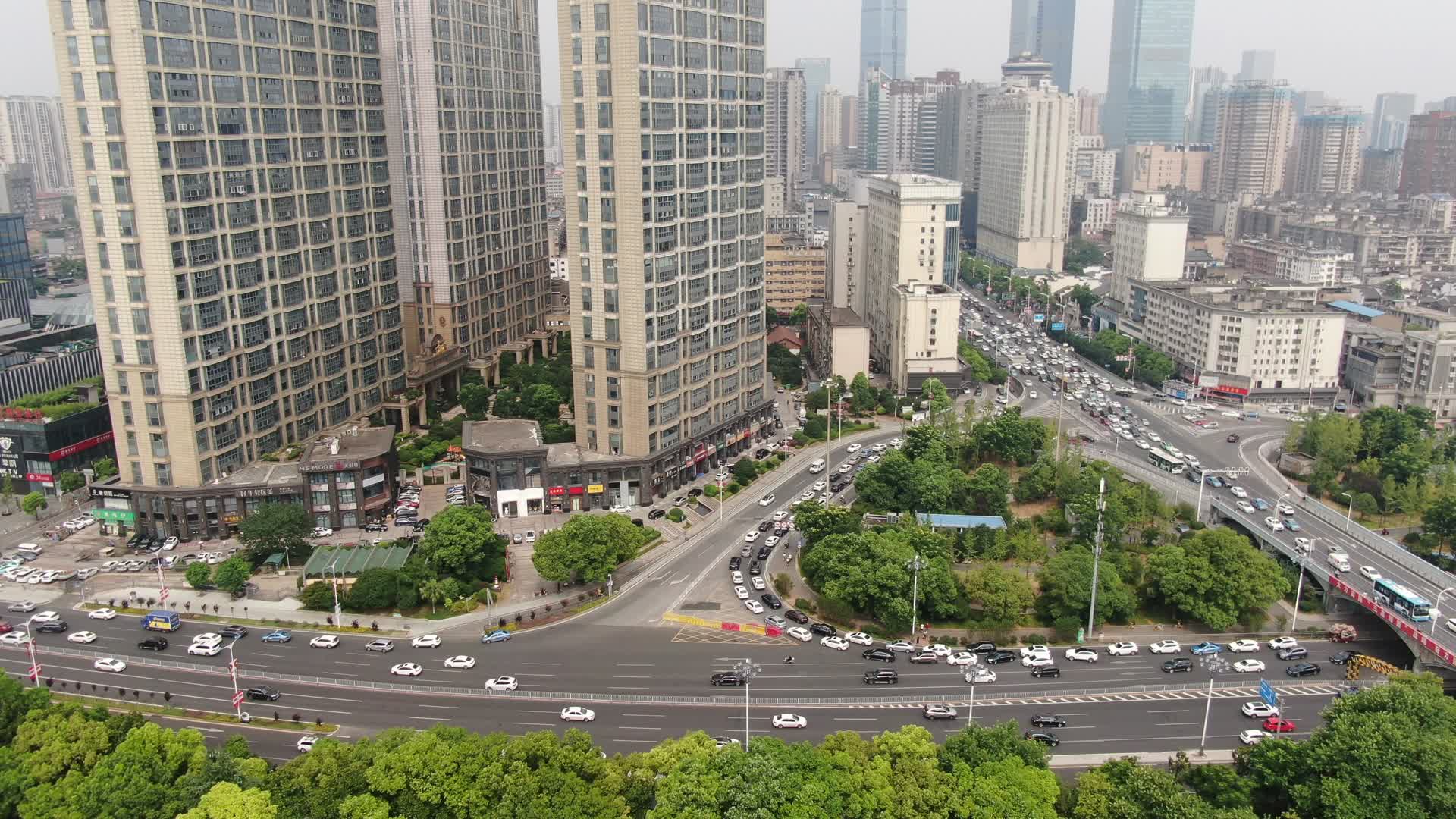 航拍湖南长沙城市交通视频的预览图