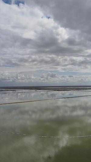 青海格尔木察尔汗盐湖4k航拍竖拍视频的预览图