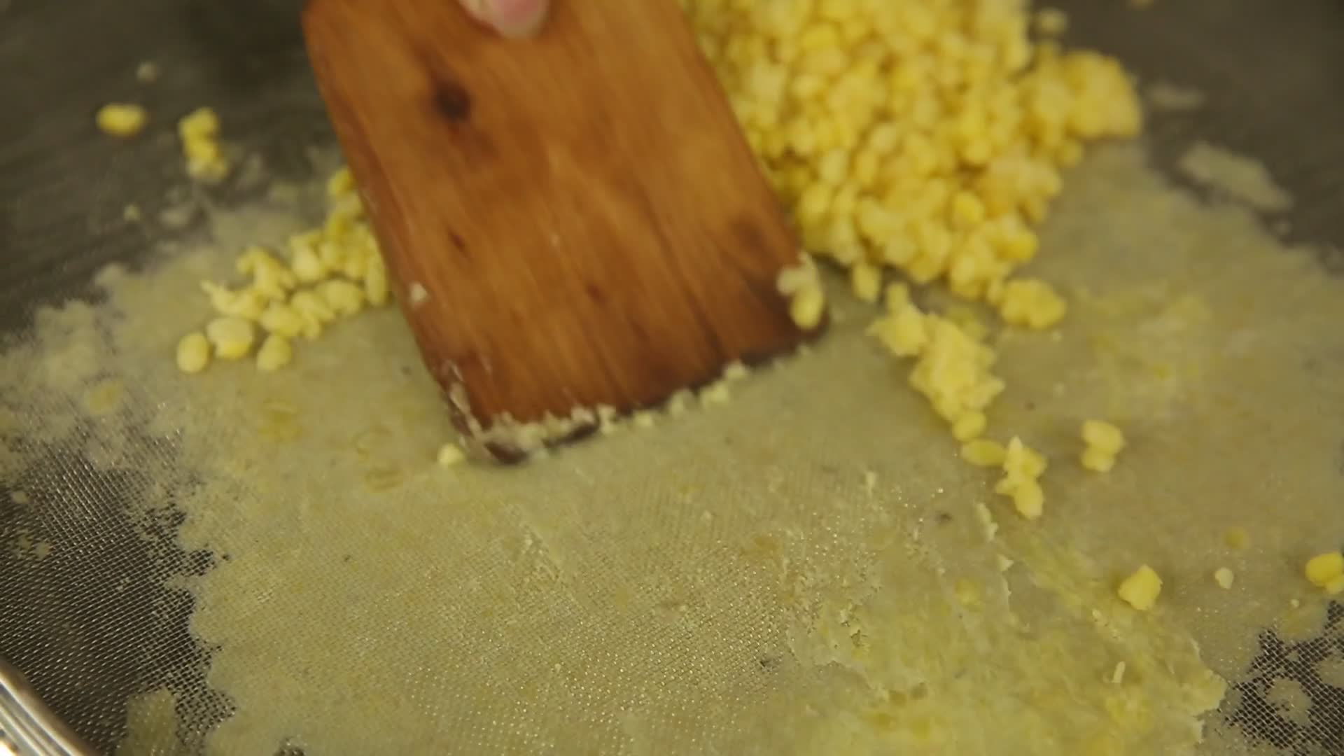 制作豌豆沙豌豆黄视频的预览图