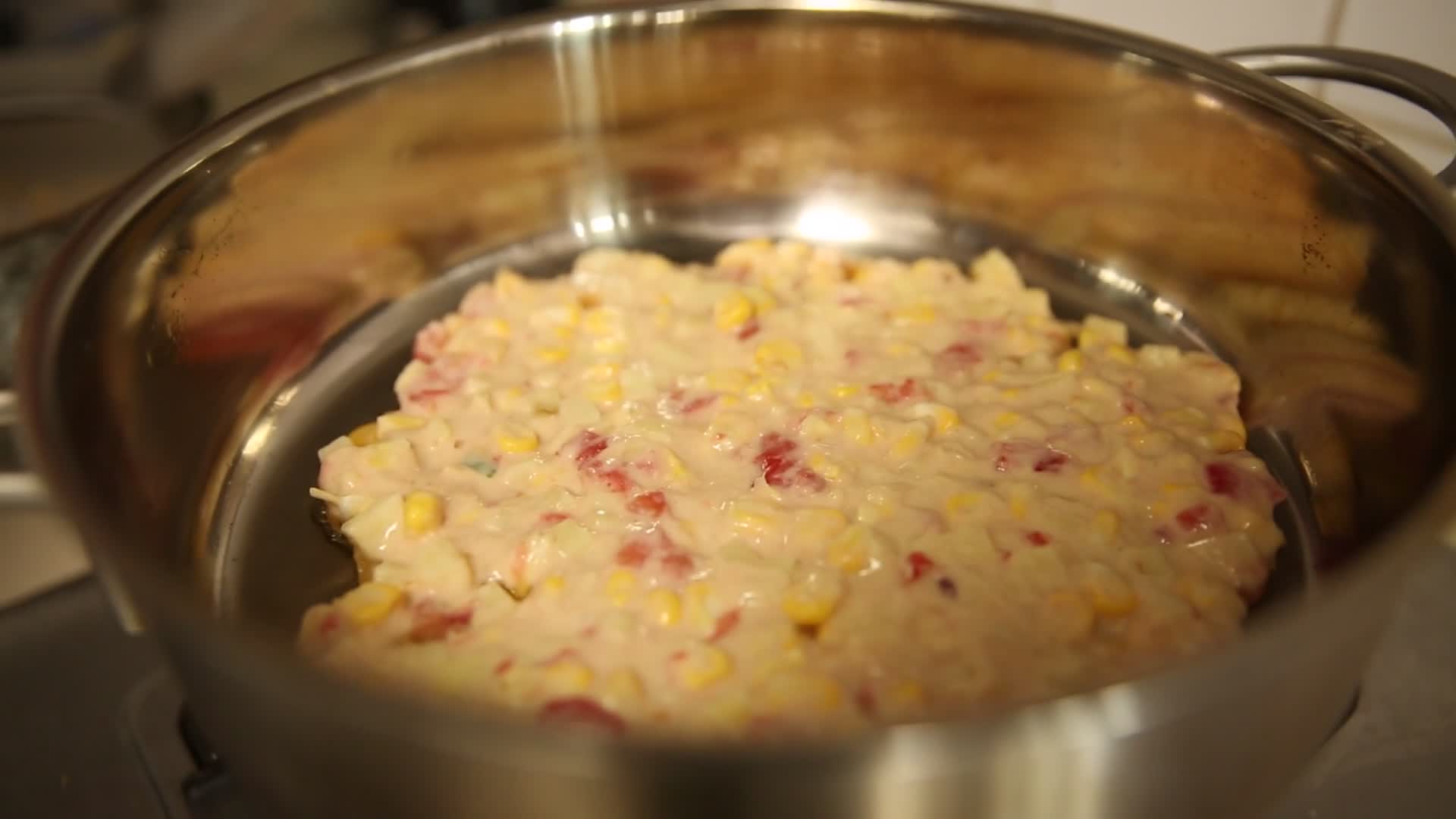 平底锅烙健康玉米饼视频的预览图