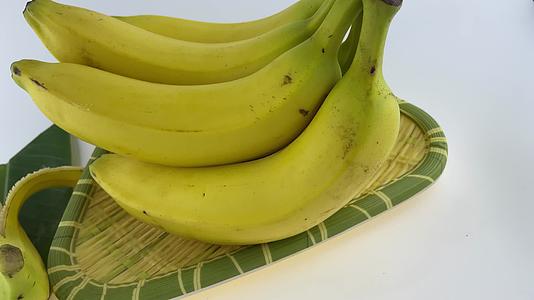 营养丰富的水果香蕉4K实拍视频视频的预览图