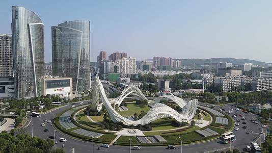 武汉城市圆形交通转盘航拍视频的预览图