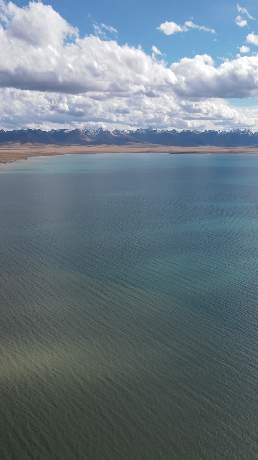 西藏当雄纳木错自然风光航拍4k竖拍视频的预览图