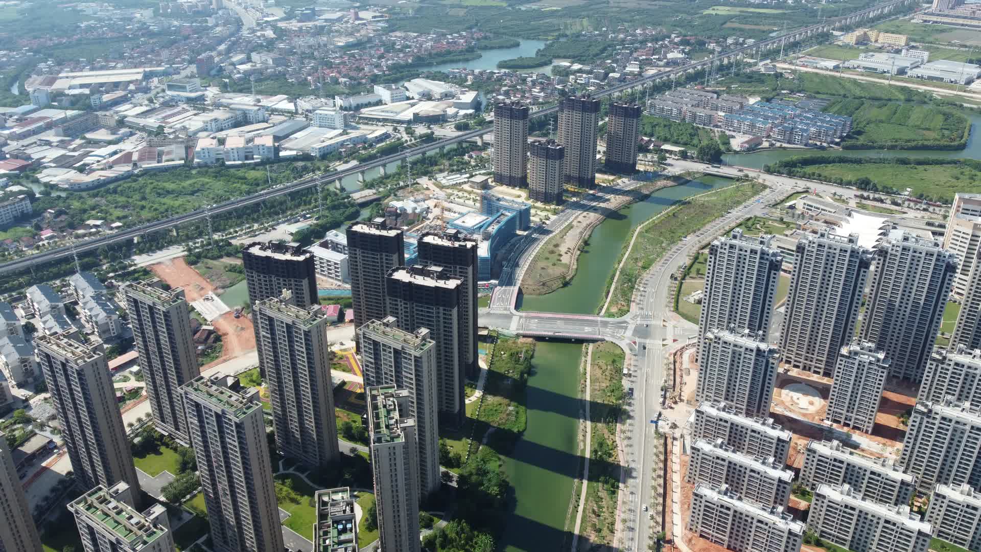 航拍莆田涵江保利城4K实拍视频视频的预览图