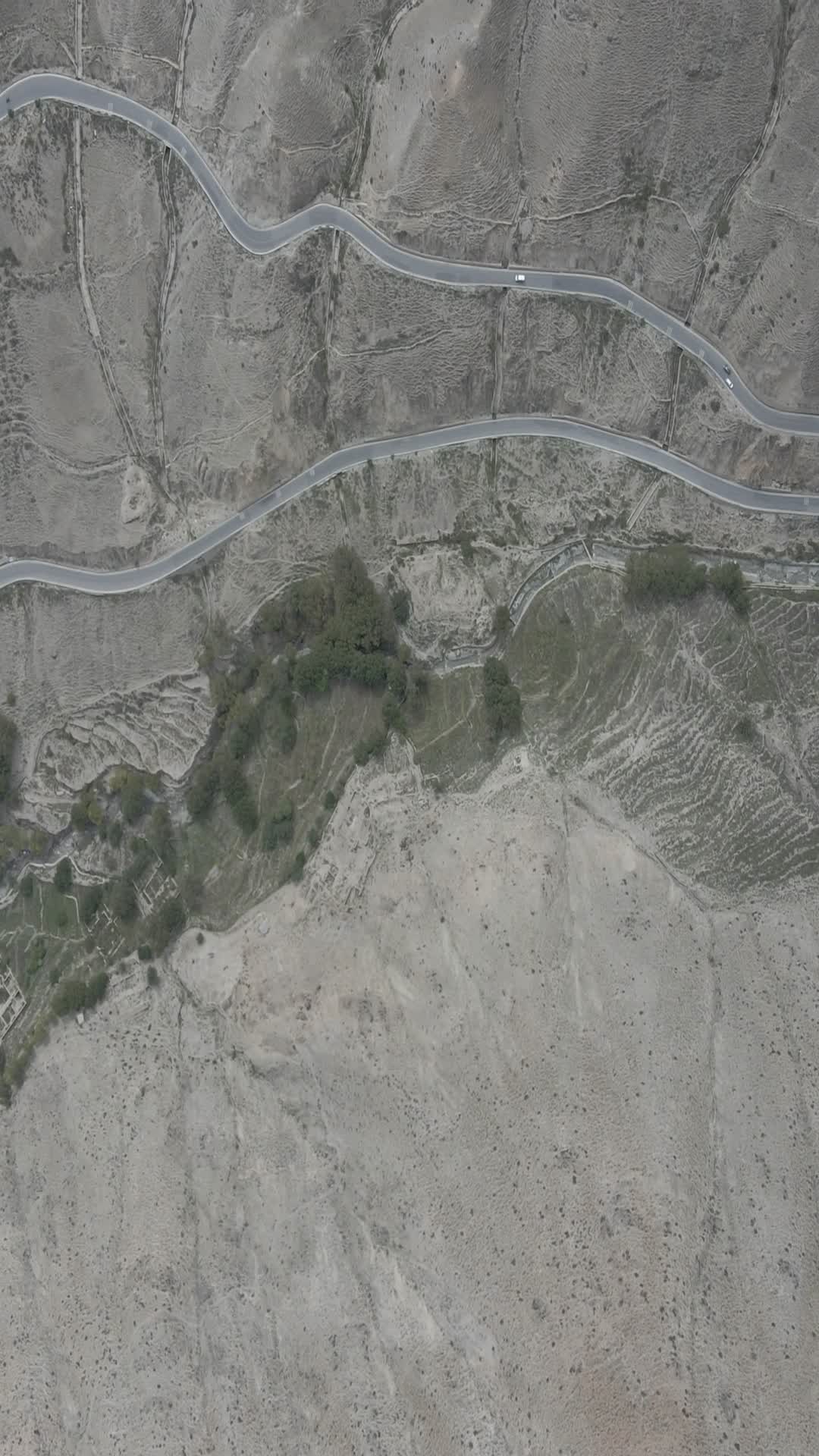 云南怒江72拐自然风光4k航拍竖拍视频的预览图