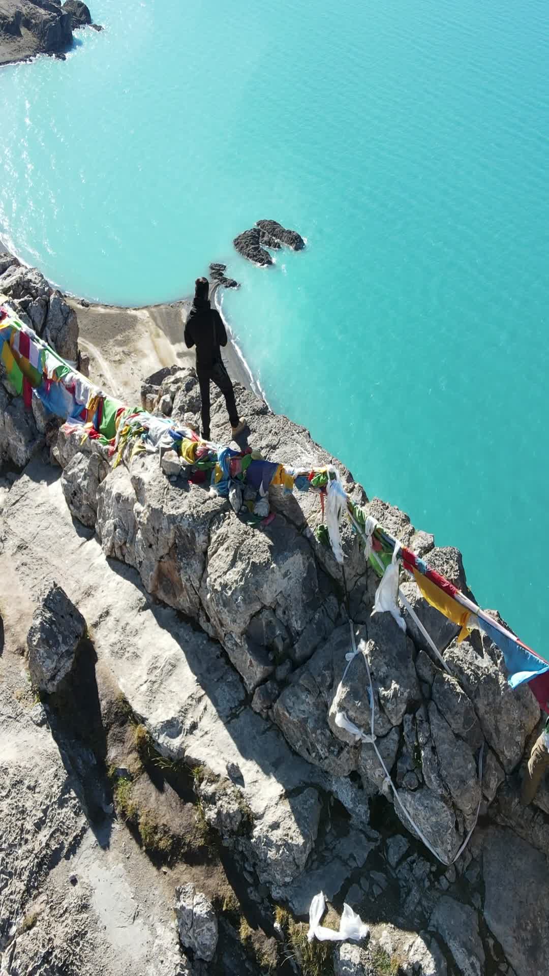 西藏圣象天门4k航拍竖拍视频的预览图