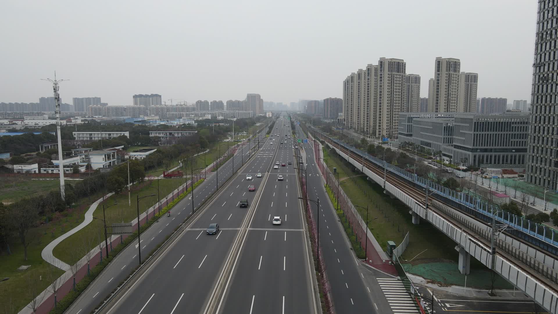 4K航拍南京地标江北新区六合科创园视频的预览图