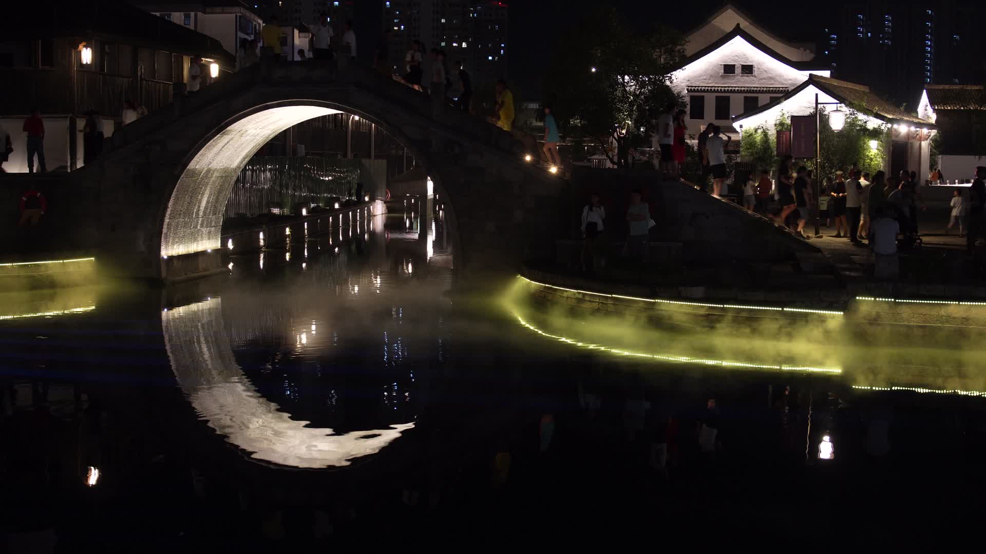 浙江绍兴江南水乡柯桥古镇景区夜景4K视频视频的预览图