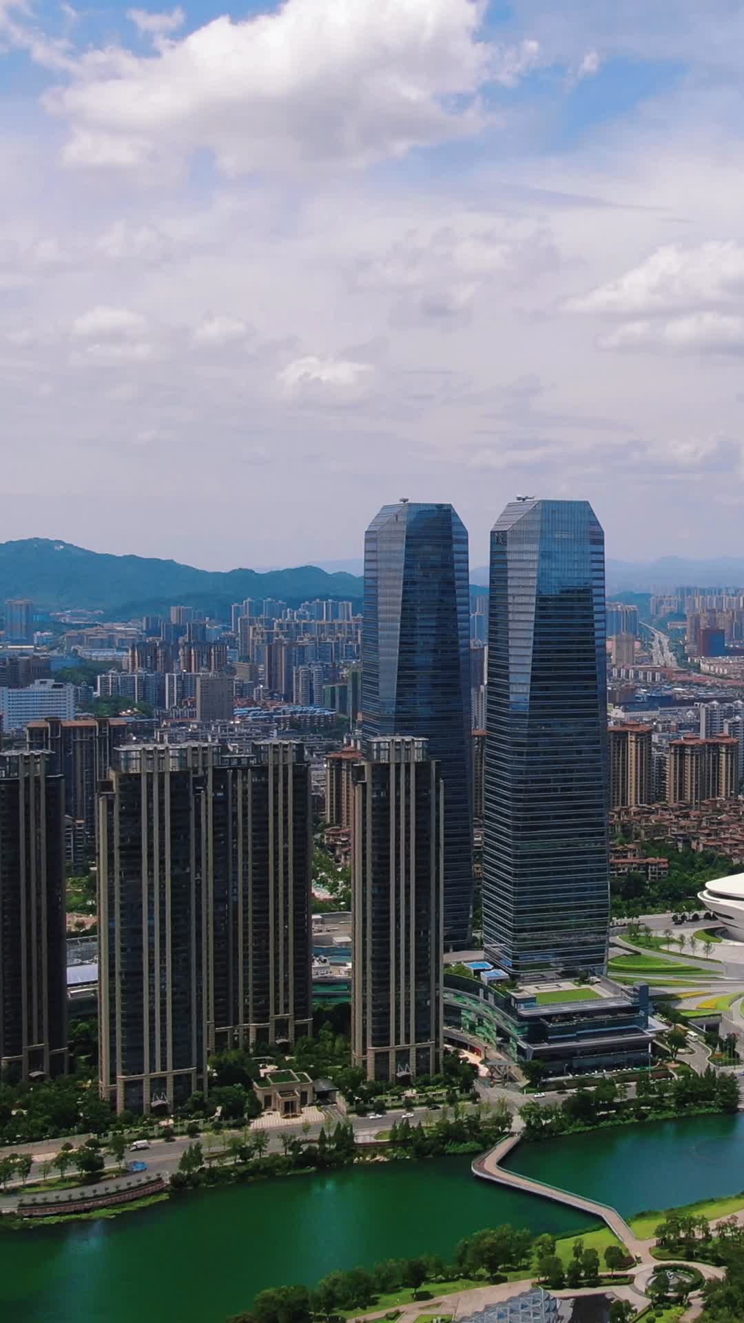 湖南长沙金茂双塔地标建筑航拍视频的预览图