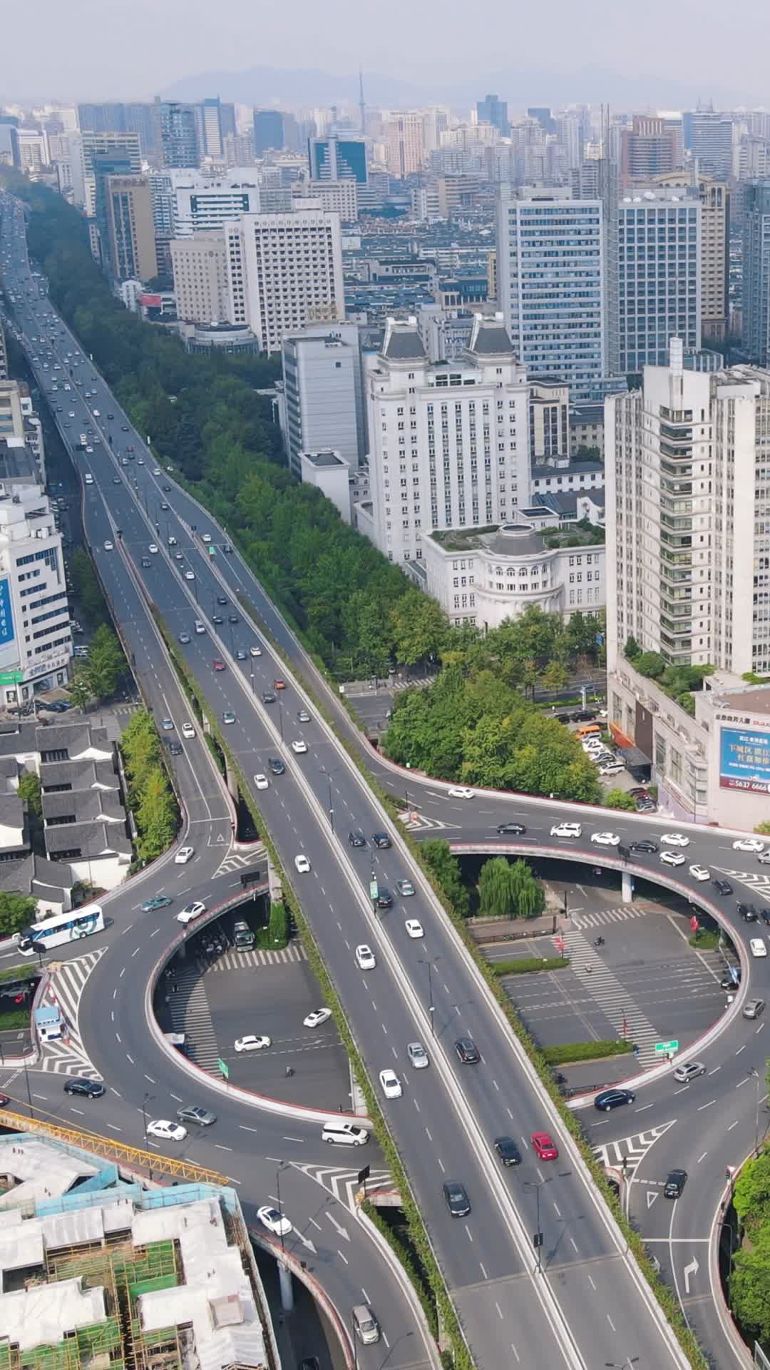 杭州城市高架立交桥航拍视频的预览图
