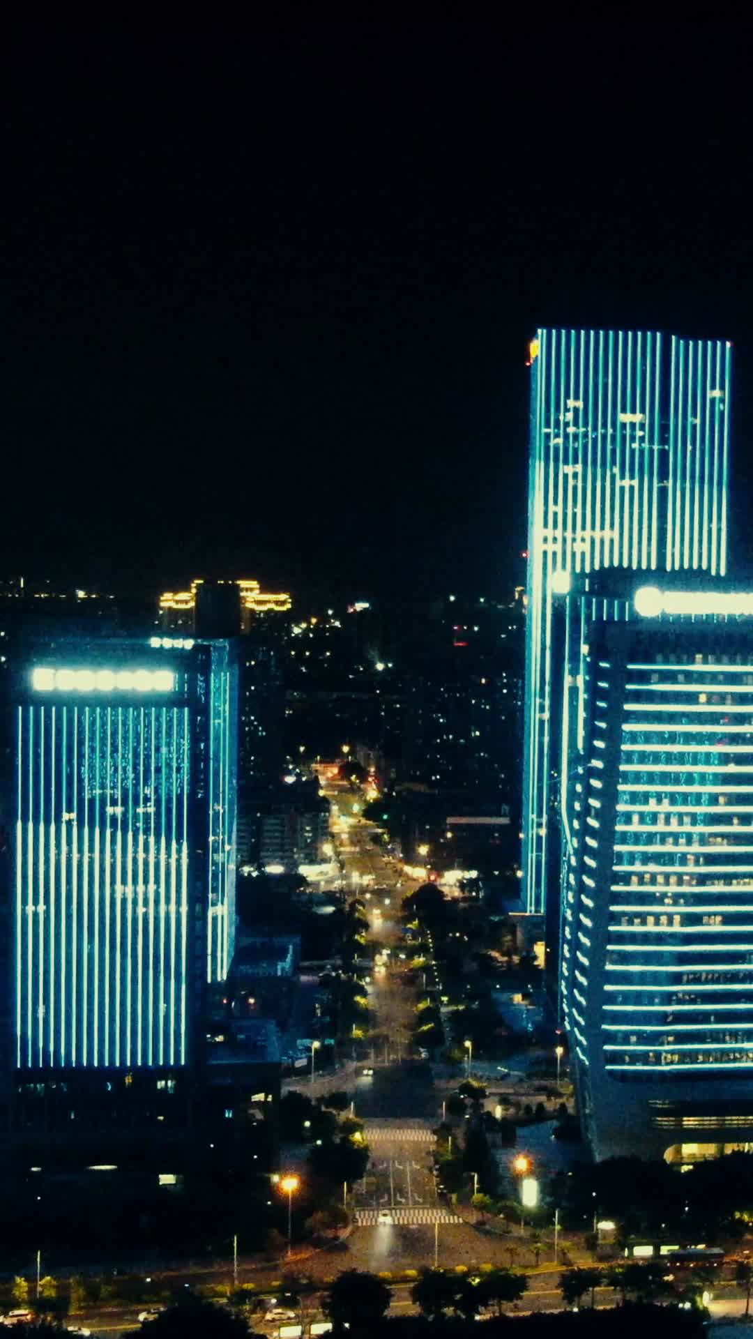 福建福州金融街夜景灯光秀航拍视频的预览图