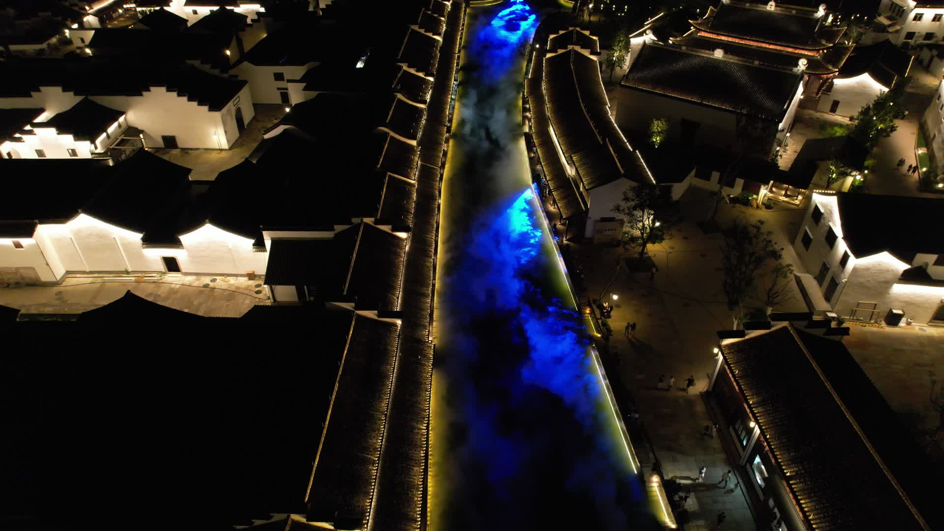 浙江绍兴江南水乡柯桥古镇景区夜景4K航拍视频视频的预览图