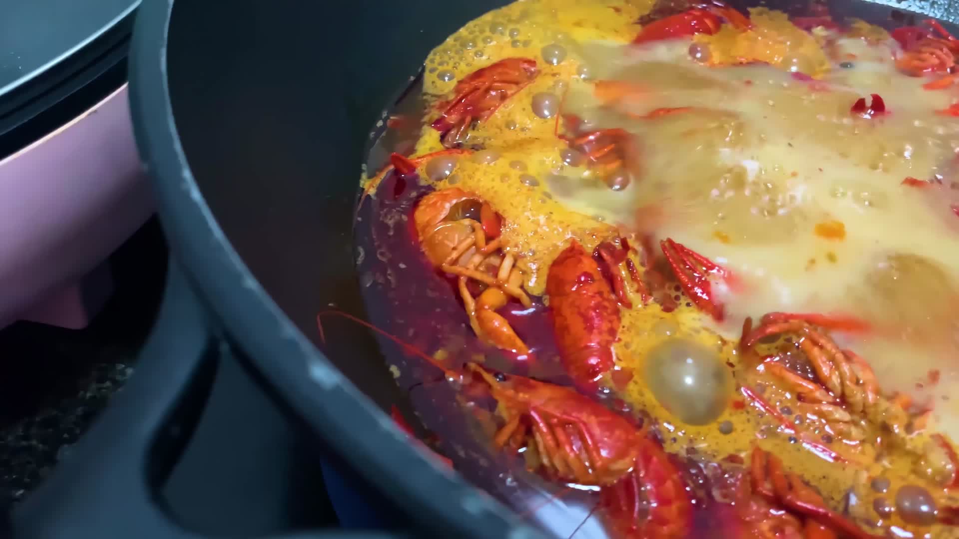 美食油焖小龙虾制作视频的预览图