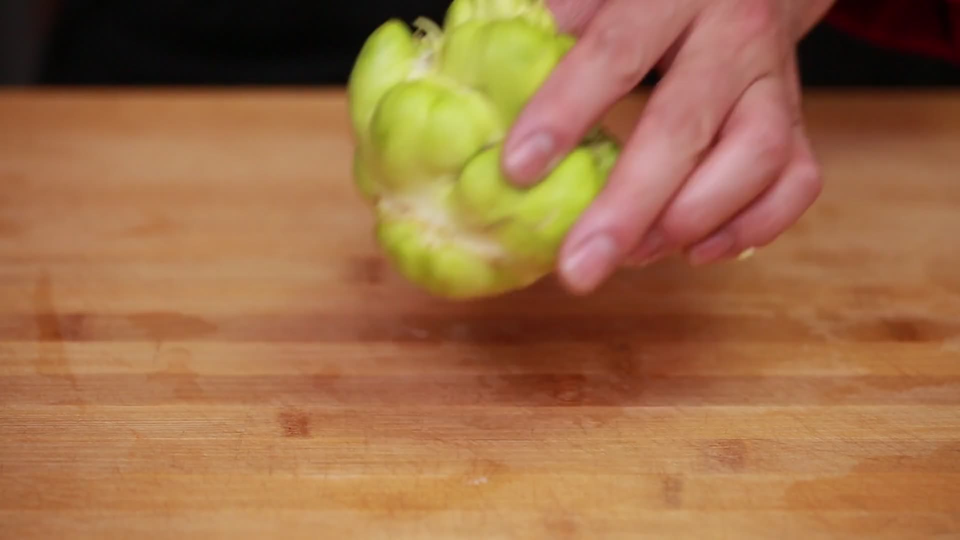 厨师切芥菜疙瘩榨菜条视频的预览图