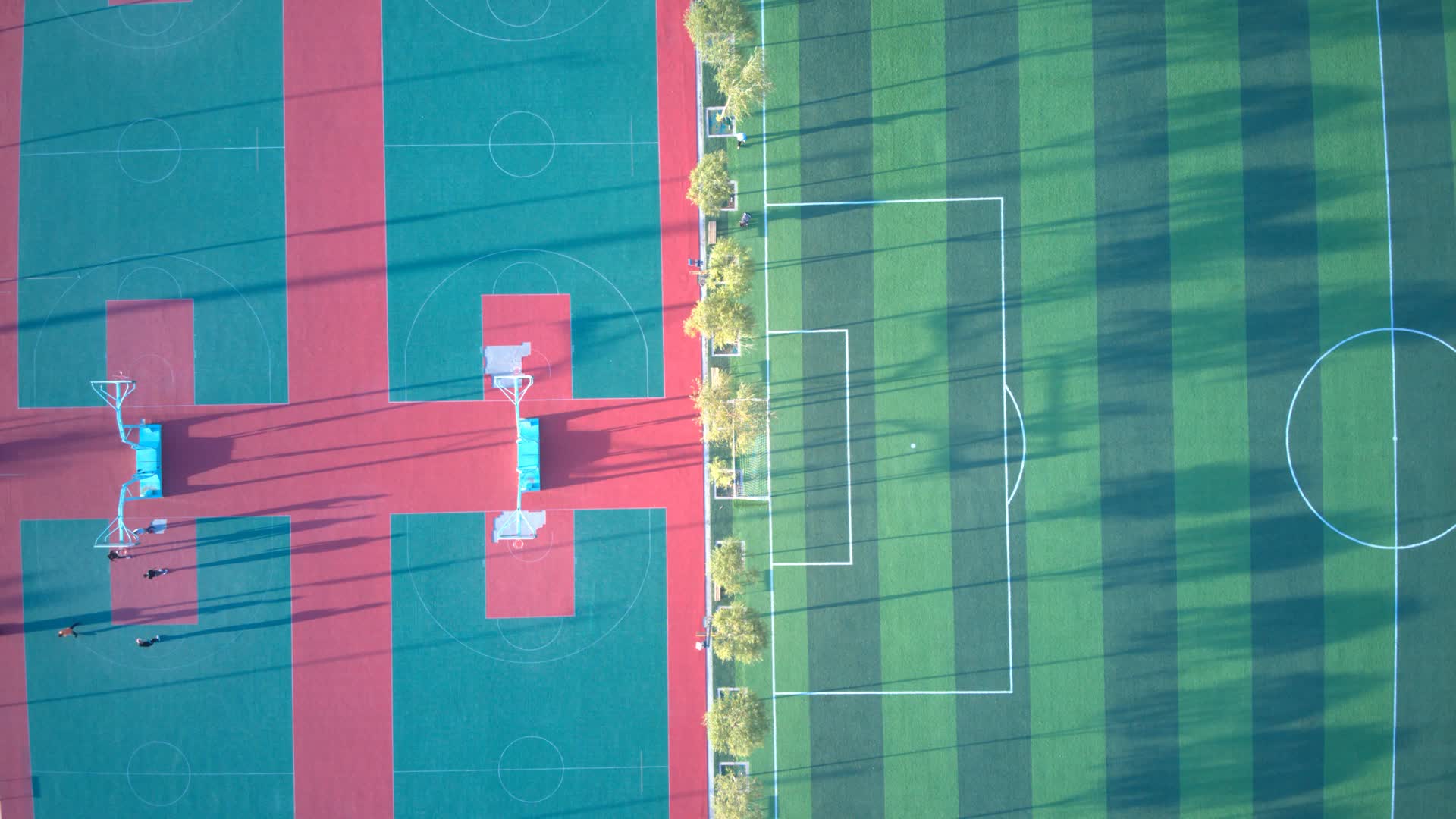 内蒙古额济纳城市风光操场球场4k航拍视频的预览图