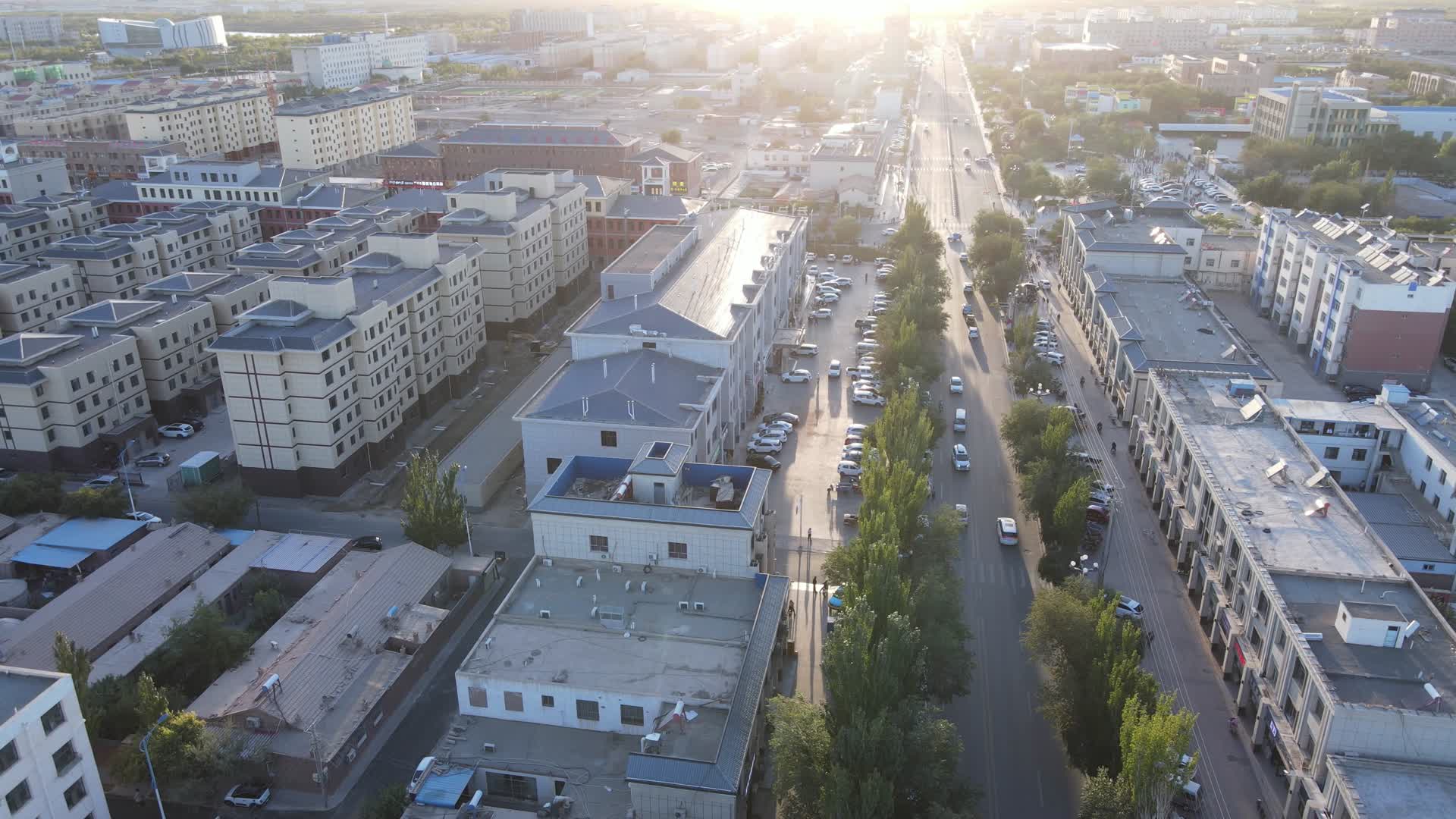 内蒙古额济纳城市风光4k航拍视频的预览图