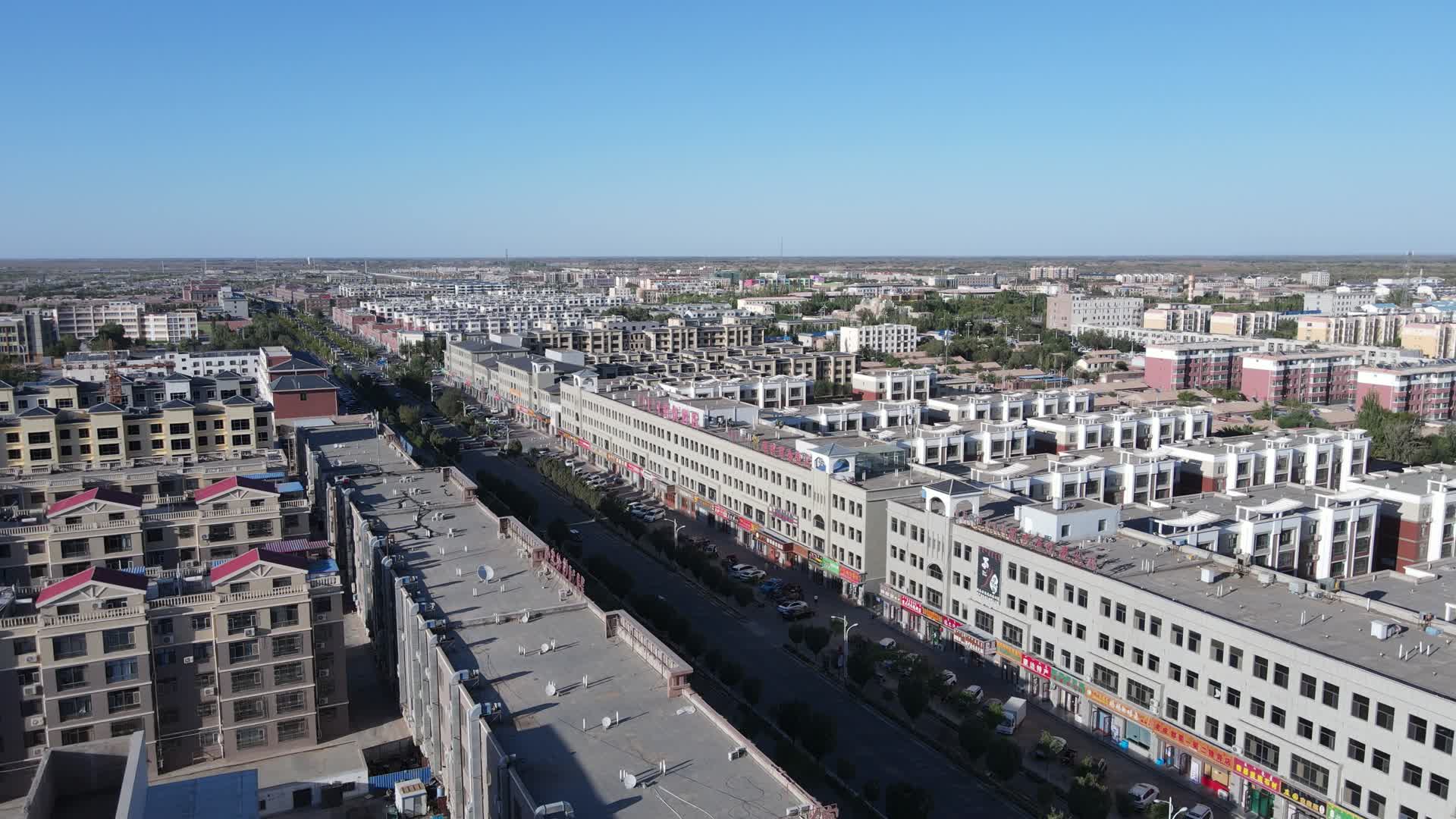 内蒙古额济纳城市风光4k航拍视频的预览图