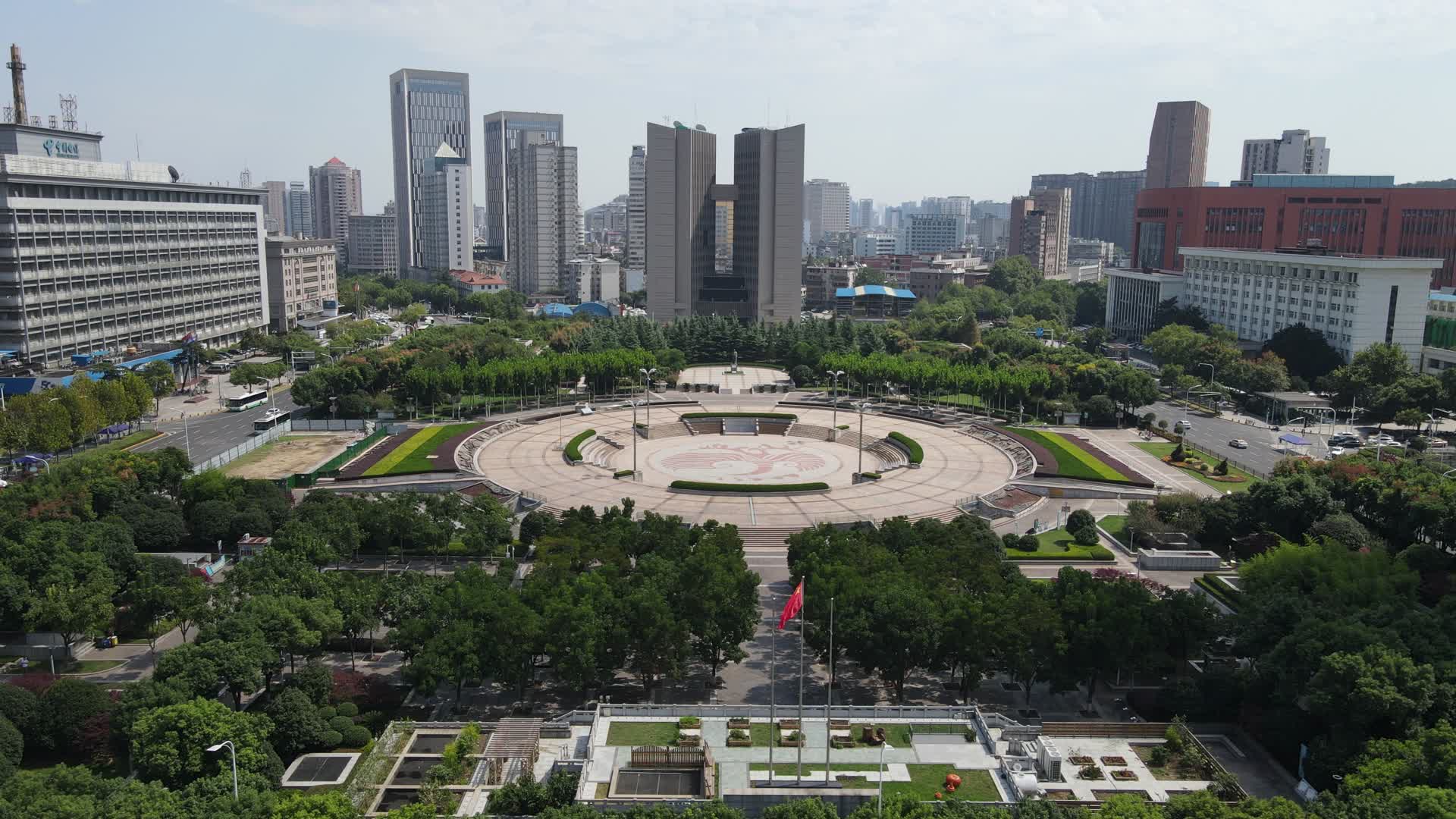 高空航拍湖北武汉洪山广场视频的预览图