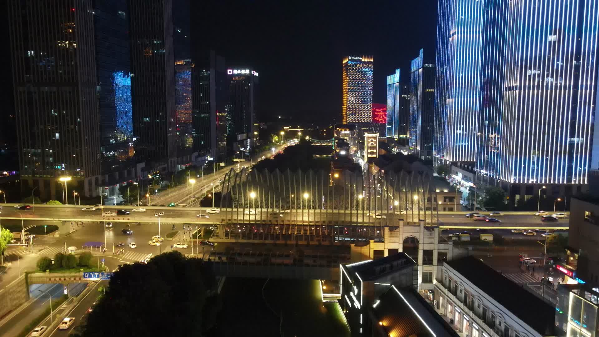 湖北武汉楚河汉界步行街夜景灯光航拍视频的预览图
