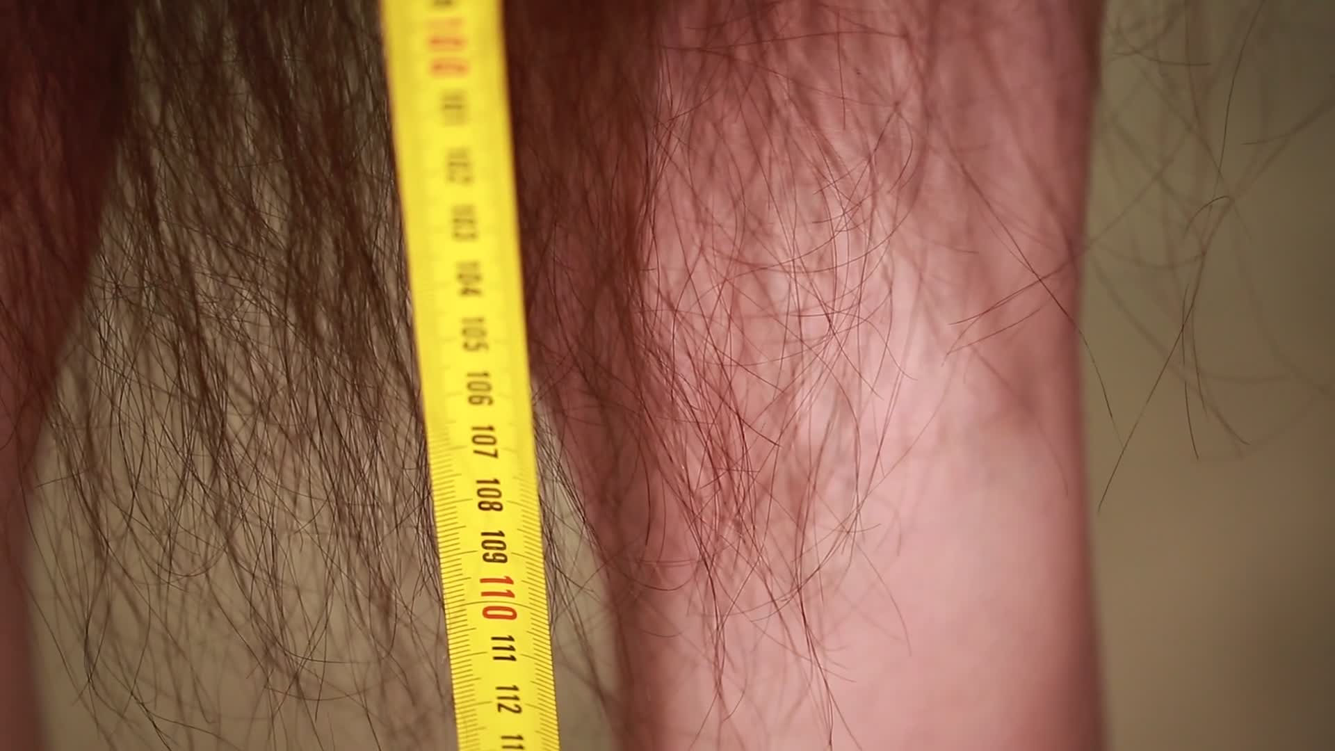 测量头发长度视频的预览图