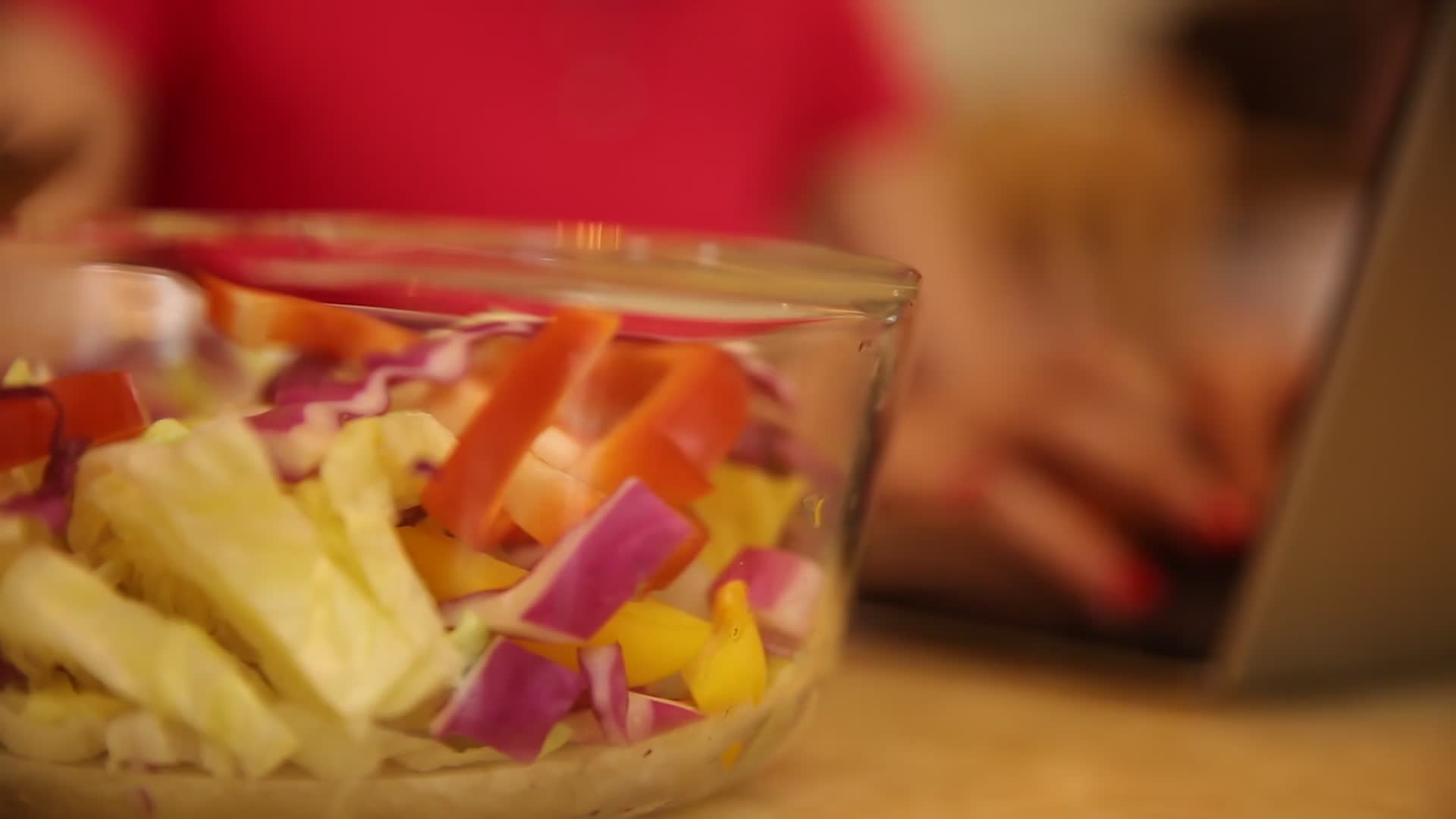 健康瘦身蔬菜沙拉视频的预览图