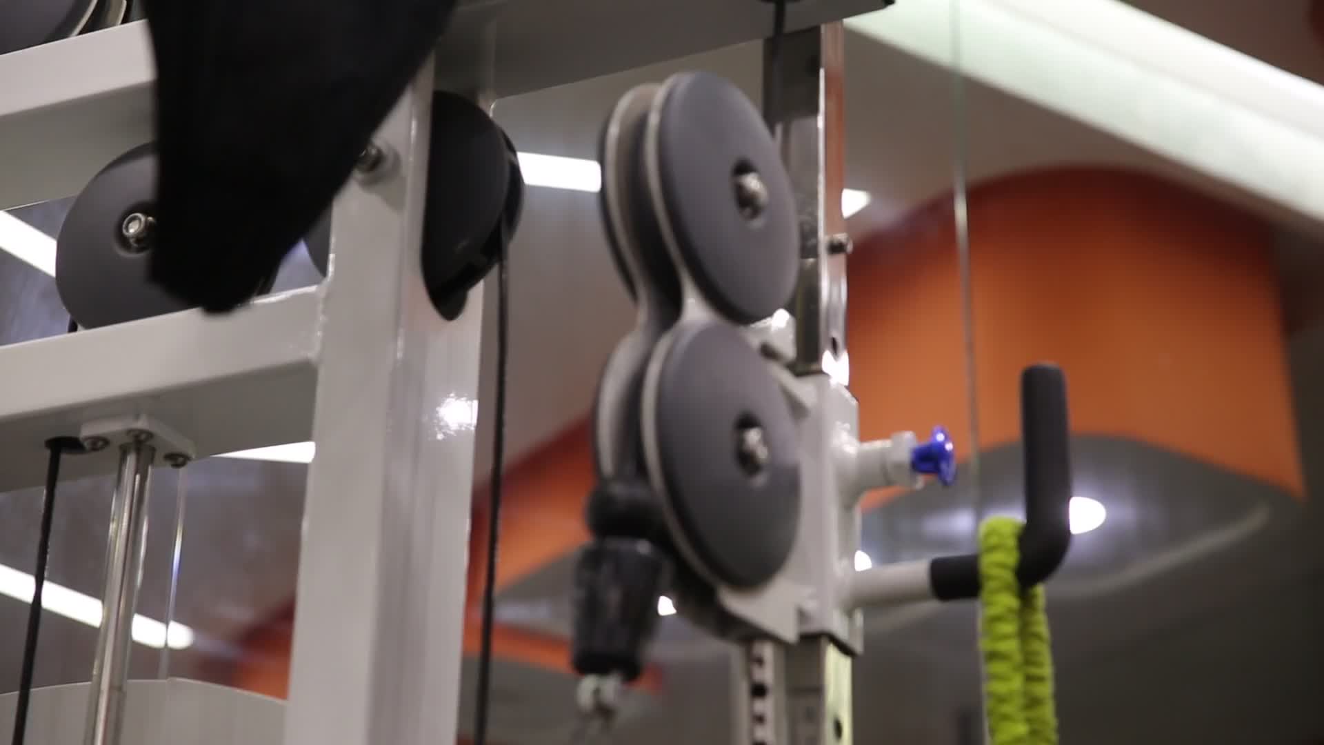 健身器械哑铃配重视频的预览图
