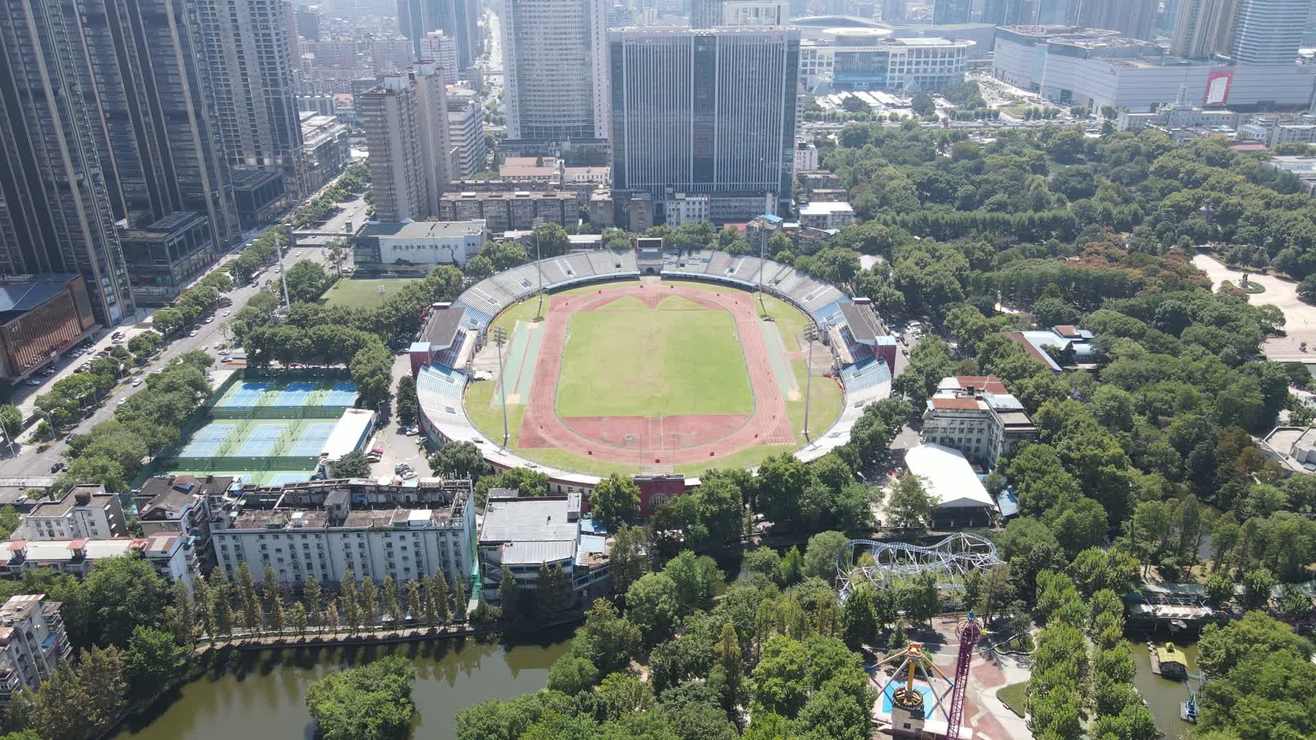 湖北武汉汉口体育中心航拍视频的预览图