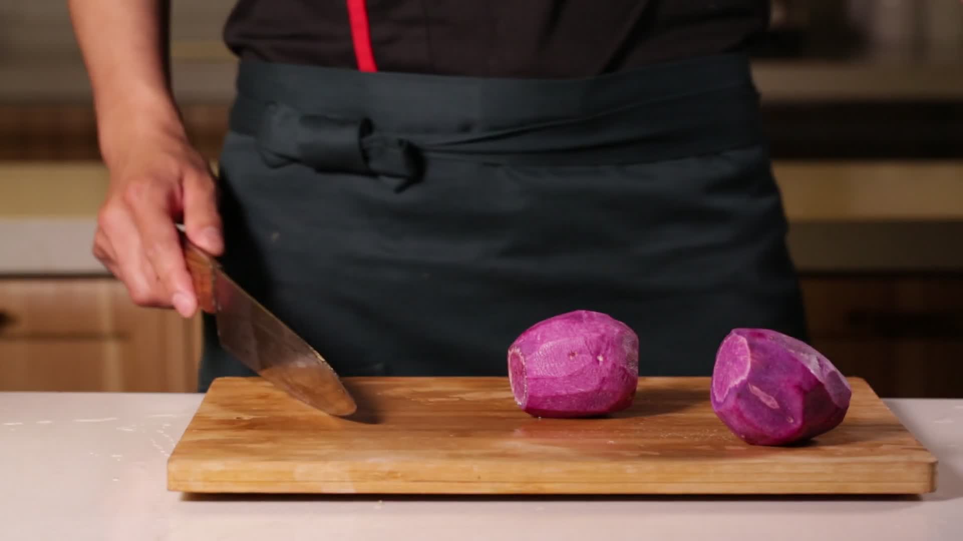 大厨切紫薯视频的预览图