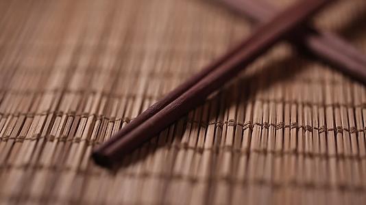 木质筷子视频的预览图