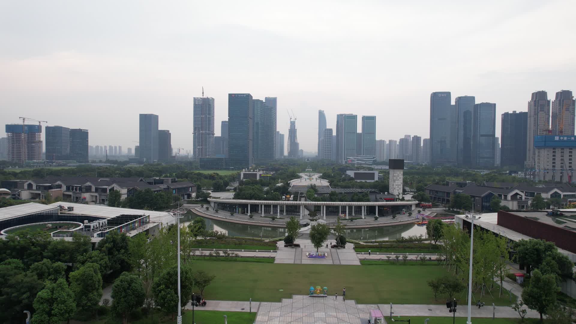 杭州钱江世纪公园4K航拍视频视频的预览图