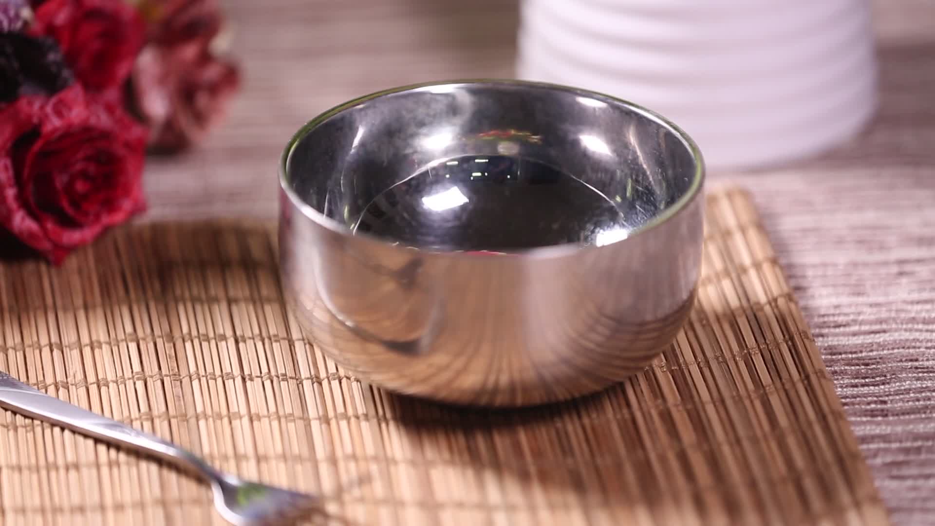 不锈钢餐具视频的预览图