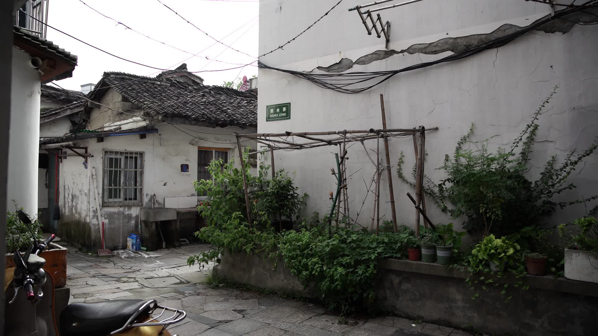 杭州吴山景区白马庙巷4K视频视频的预览图