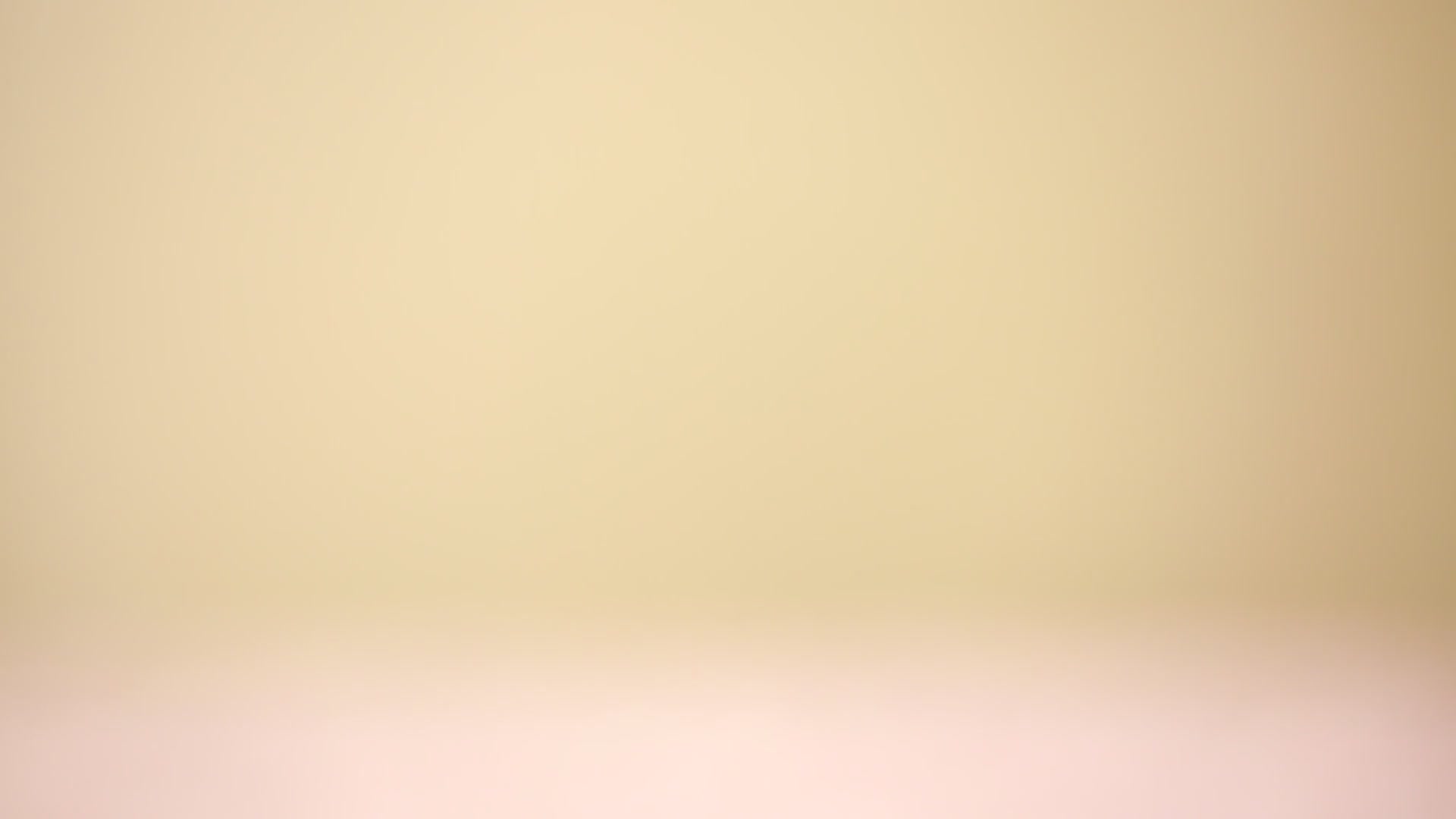 苇叶包粽子视频的预览图