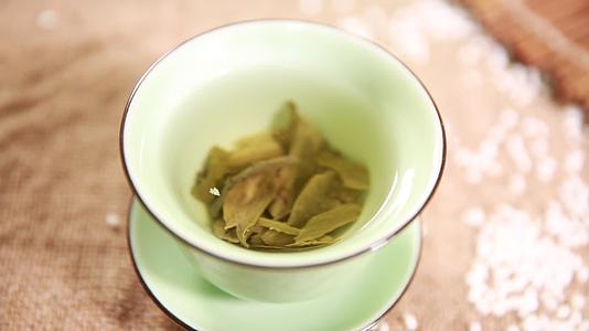 绿茶泡茶沏茶视频的预览图