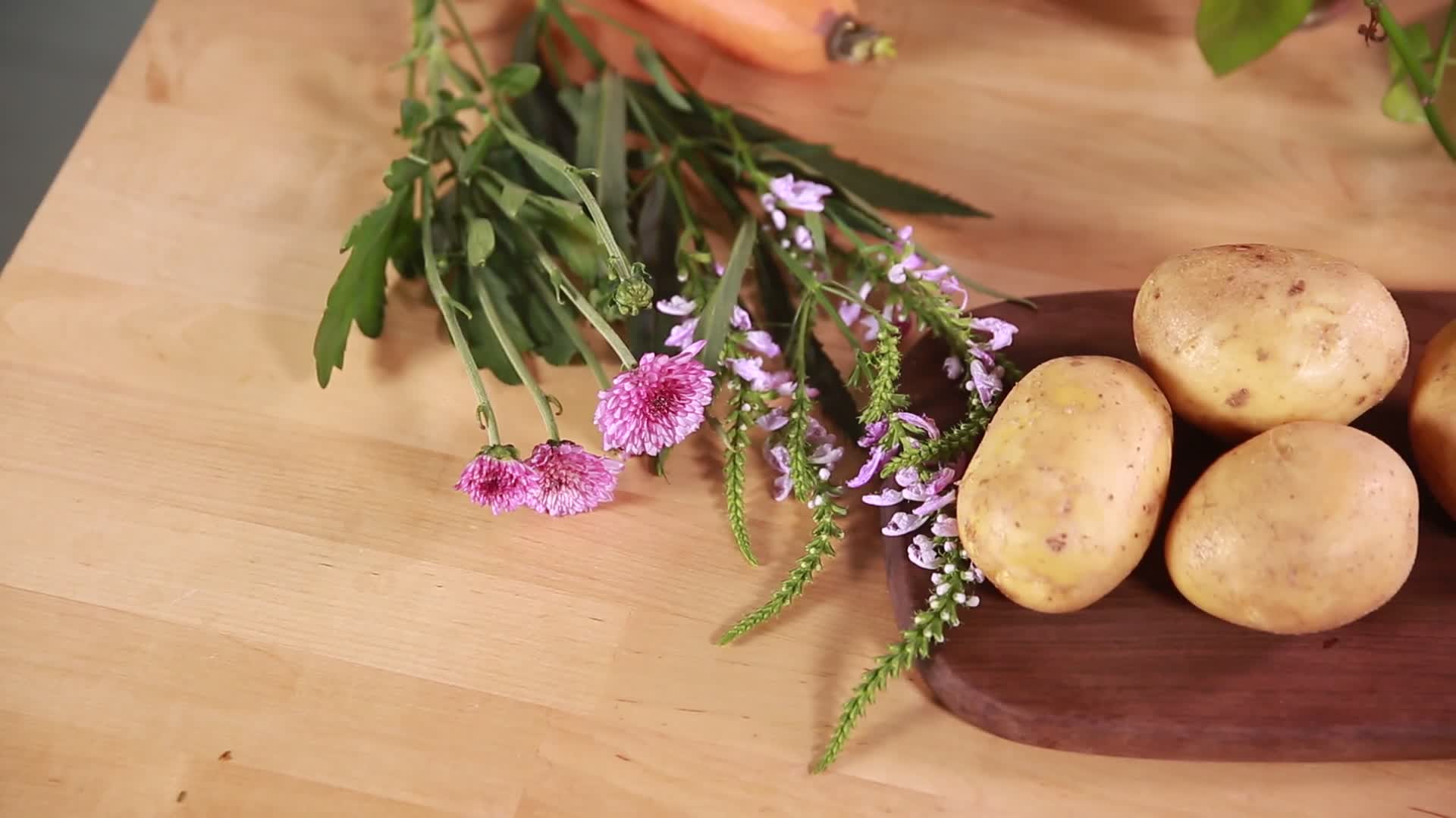 中景马铃薯土豆视频的预览图