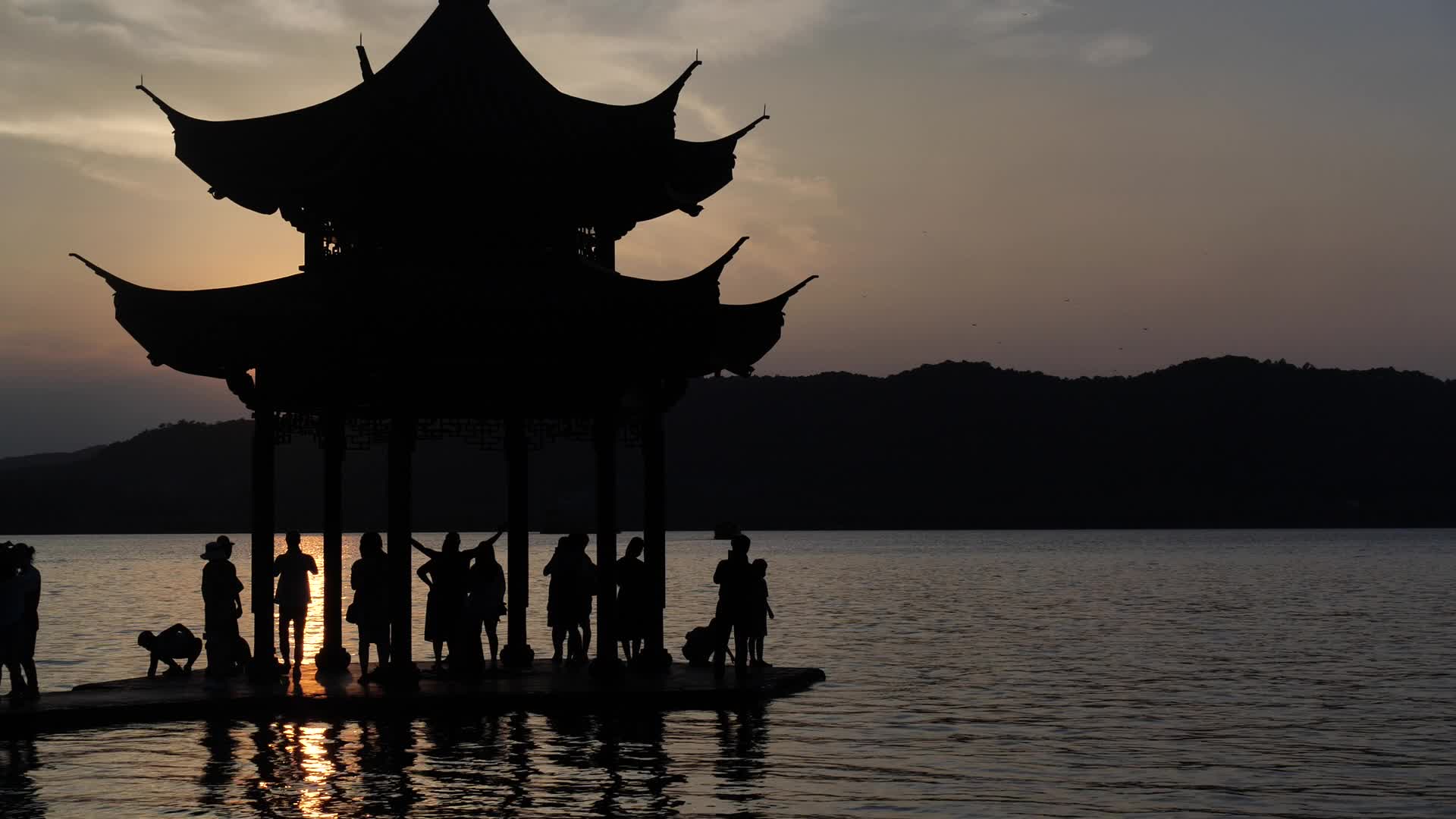杭州西湖风景区集贤亭下午视频视频的预览图