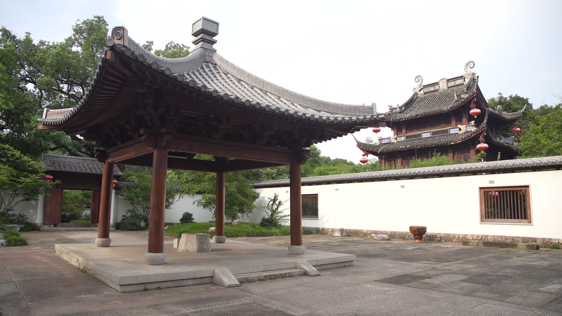 杭州西湖风景区净慈寺禅院凉亭4K风景视频视频的预览图