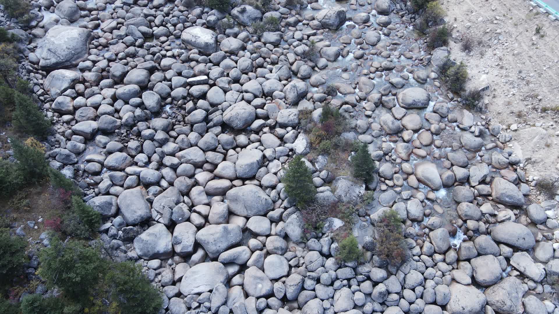石头河航拍镜头视频的预览图
