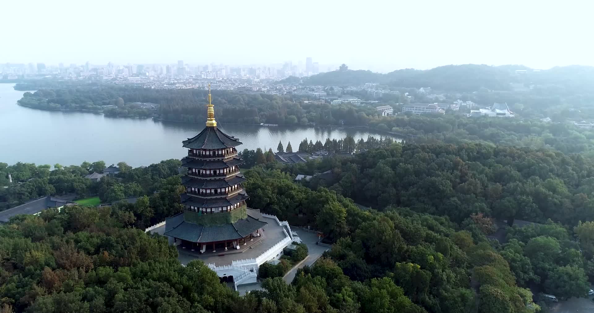 杭州西湖风景区雷峰塔净慈寺禅院航拍4K风景视频视频的预览图