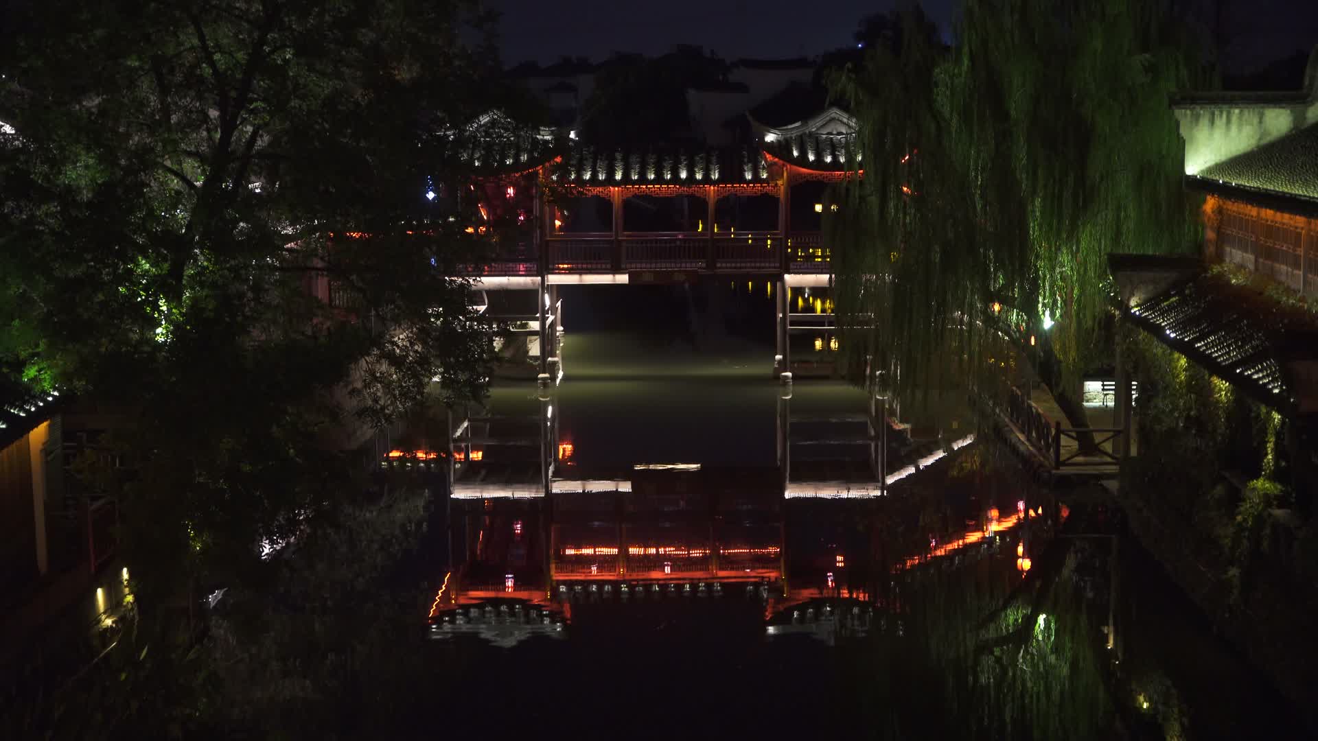 湖州南浔古镇江南水乡百间楼4K风景视频视频的预览图