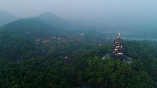 杭州西湖风景区净慈寺禅院航拍4K风景视频视频的预览图