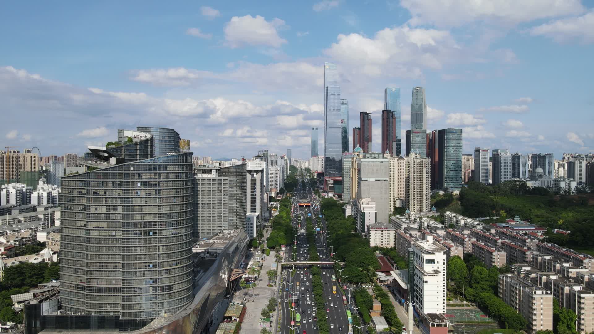 广西南宁民族大道交通航拍视频的预览图